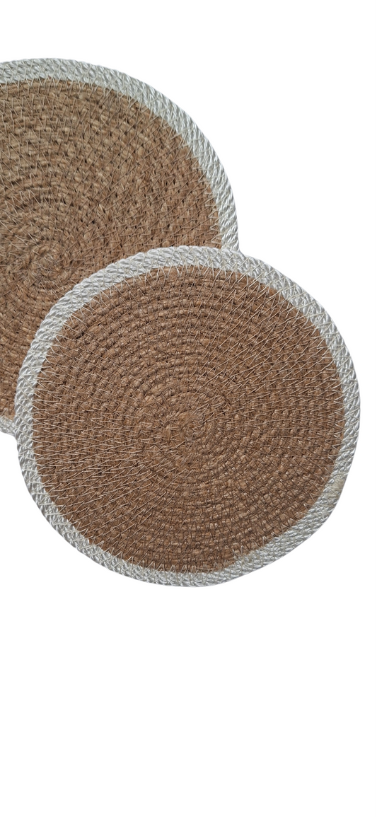 Lot de 2 dessous de plats en jute et contour blanc cassé