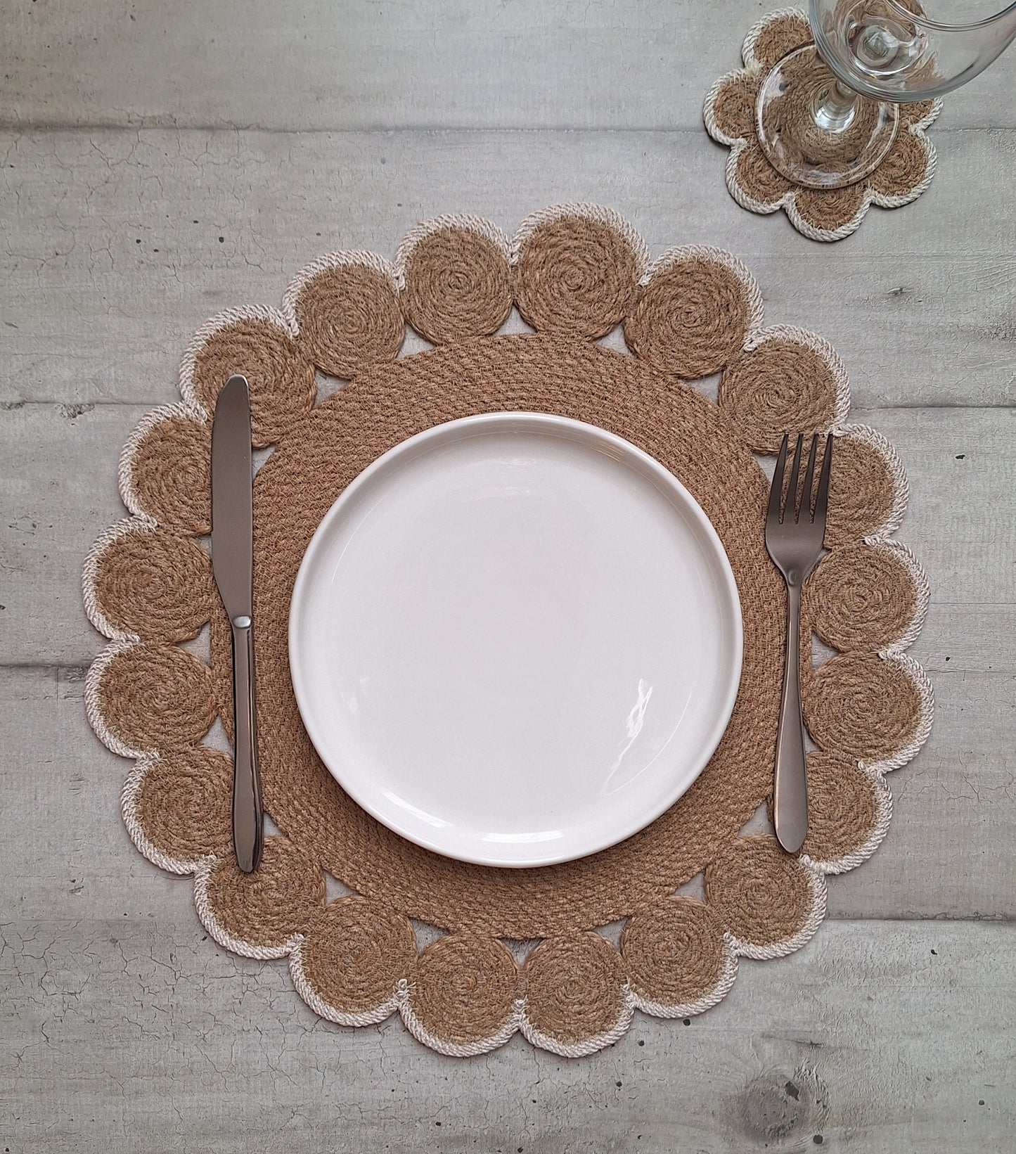 Lot de 2 Sets de table en jute et contour blanc cassé